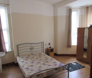 5 Bedroom House, 29 Agincourt Avenue, Queens Quarter, Belfast, BT7 1QA - Photo 5