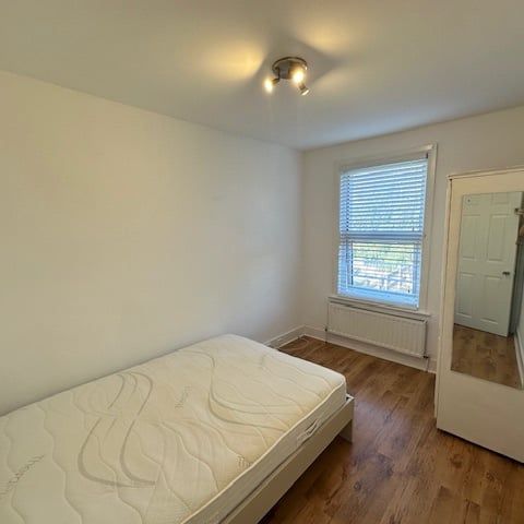 Studio Flat, York Road, E17 - Photo 1