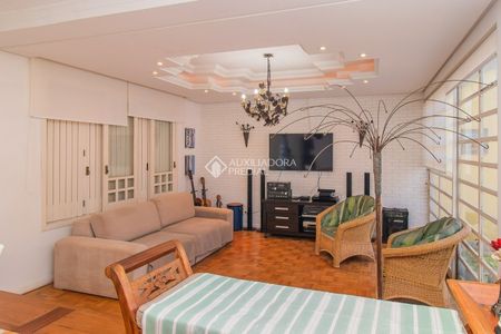 Casa com 4 quartos e 233m² para alugar em Três Figueiras, Porto Alegre. - Foto 2