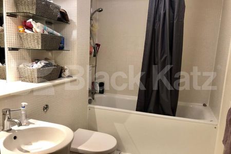 Superbly located & includes Parking and Water Rates - Photo 5