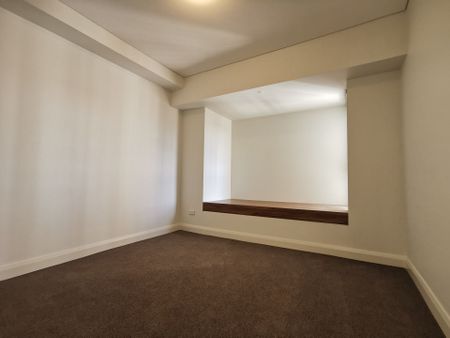 Modern 3-Bedroom Apartment in Granville Place – Available 16th January 2026 - Photo 4