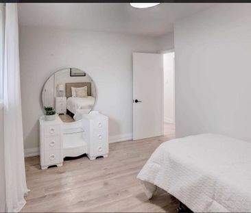 For Lease - 31 Grove Park Crescent, Toronto, Ontario - Photo 6