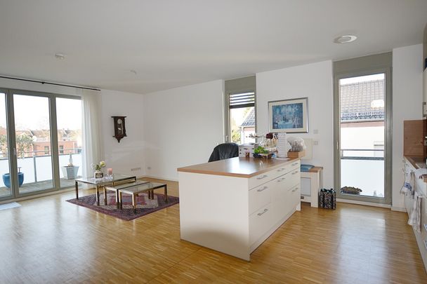 Ein Highlight! Stilvolle neuwertige 3- Zimmer Komfort-Wohnung mit offener Wohnraumgestaltung und Sonnenbalkon im beliebten Krefeld-Bockum - Foto 1