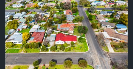 Three Bedroom House - South Tamworth - Photo 2