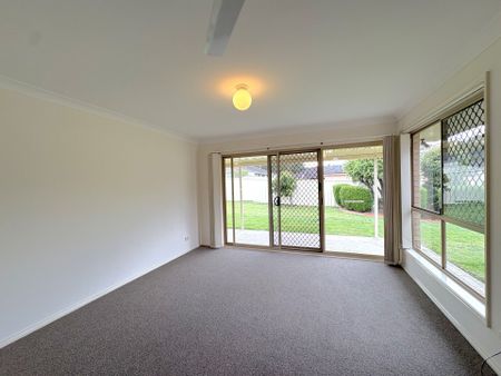 Stunning Family Home Nestled in Medowie - Photo 2