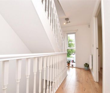 3 bedroom end of terrace house to rent - Photo 2