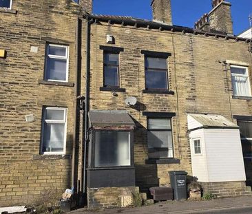 Shay Lane, Halifax, HX2 - Photo 1