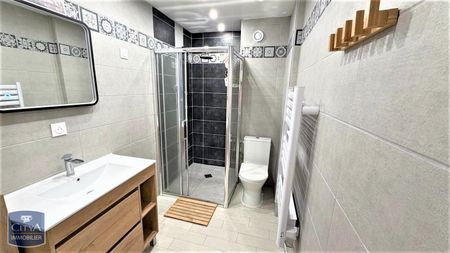 Location Appartement 3 pièces 89m² LOOS 59120 - Photo 2