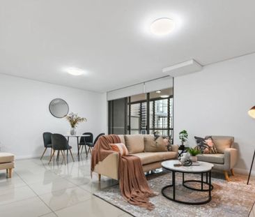 Modern and Spacious Two Bedroom Apartment 300M From Train Station a... - Photo 3