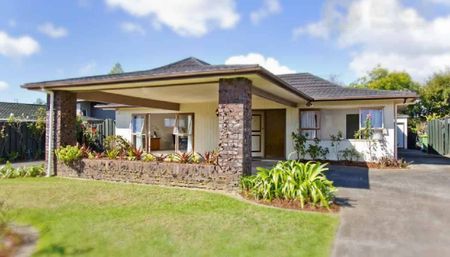 Large Sunny family home - Photo 5