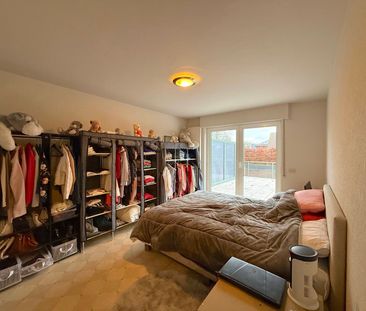 Ruim appartement met 2 slaapkamers, terras en garage - Photo 2