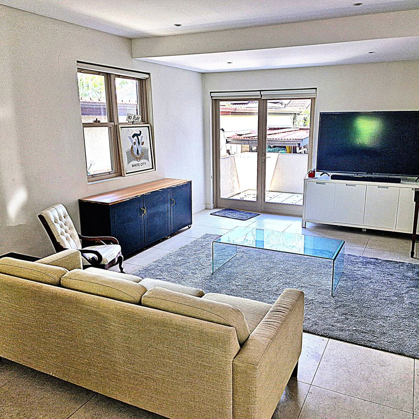 Abbotsford - Photo 1