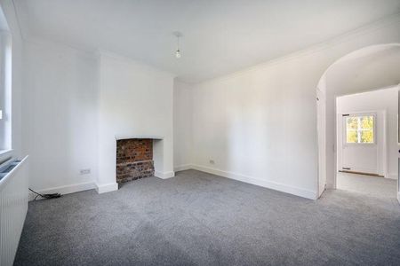 2 bedroom terraced house to rent - Photo 4