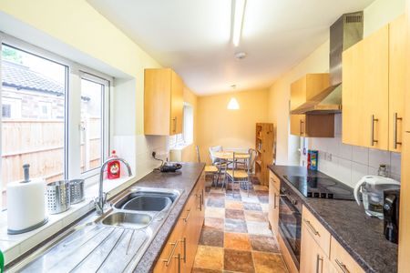 4 bedroom property to rent Chandos Street, Leamington Spa, CV32 - Photo 3