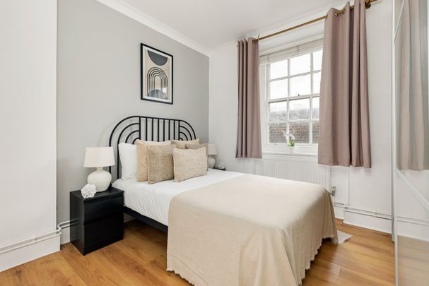 2 Bed Flat, Wellington Buildings, E3 - Photo 1