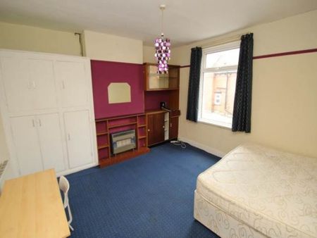 5 Bed - Norwood Road, Hyde Park, Leeds - Photo 4