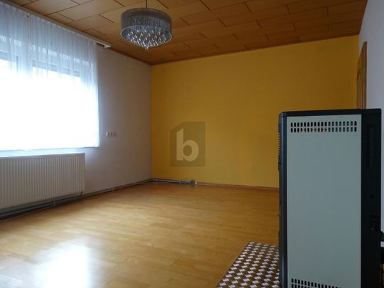 GEPFLEGT IM 2. OBERGESCHOSS MIT ZWEI BALKONEN, GARAGE UND EIGENEM GARTEN - Photo 1