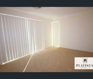 Modern Family Living in Sought-After Treeby - Photo 5