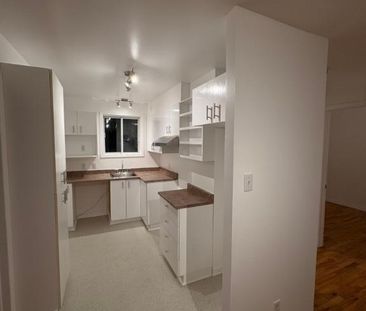5 1/2 + entrée privée à louer - Photo 1