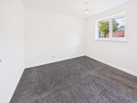 4 bedroom semi-detached house to rent - Photo 4