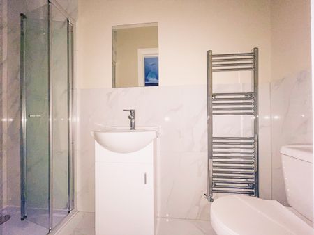 Holloway Road, Islington, London, N7 - Photo 2