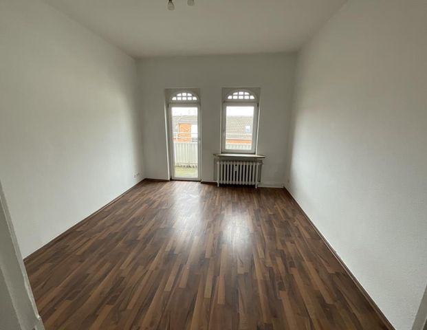 Gemütliche Altbauwohnung in der Hafenstraße mit neuem Laminat und großem Badezimmer - Foto 1