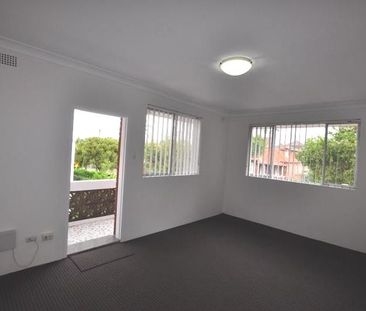 2 Bedroom Unit In Convenient Location - Photo 1