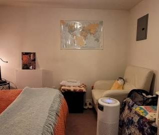 Jan 1 Commercial Drive 1 Bedroom Suite w/laundry by Skytrain/Downtown - Photo 4