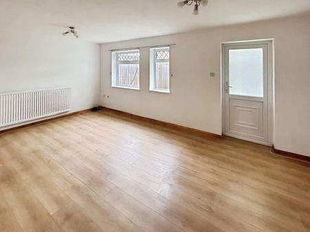 3 bedroom unspecified - Photo 5