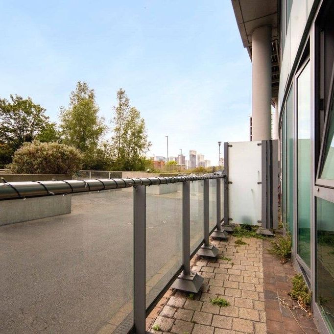 Studio to rent - Photo 1