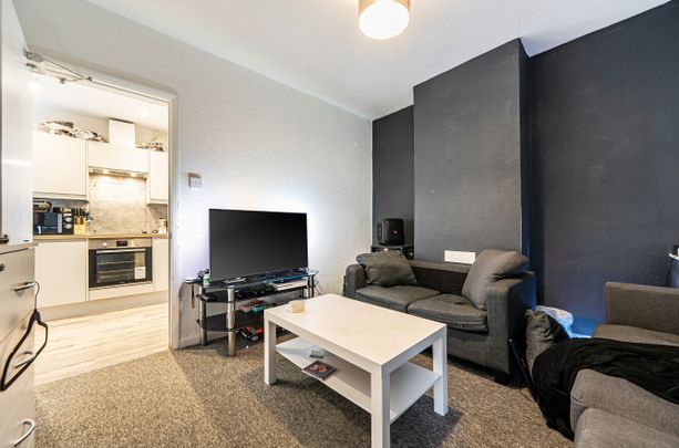 5 bedroom semi-detached house to rent - Photo 1