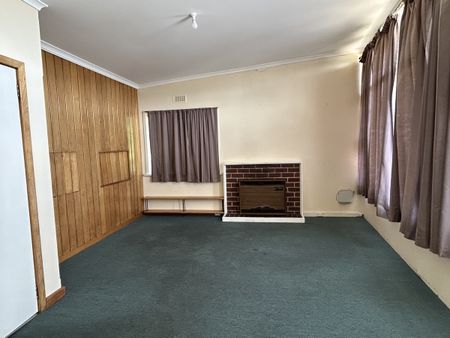 Available Now – Two Bedroom Unit in Prime Location - Photo 2