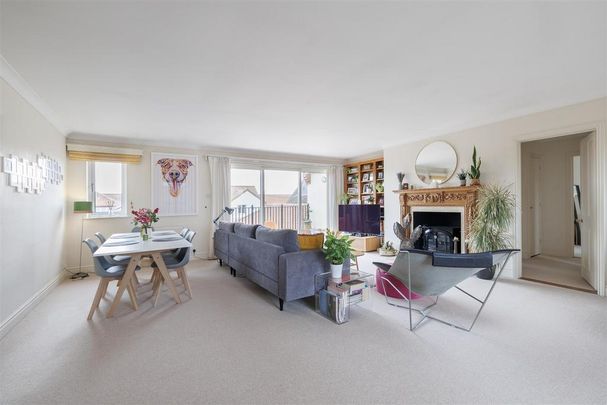 3 bedroom apartment to rent - Photo 1