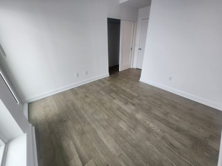 For Lease - 3240 William Coltson Avenue Unit# 1708, Oakville, Ontario - Photo 3