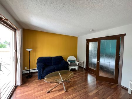 203 - 2748 Brentwood Boulevard Northwest, Calgary - Photo 2