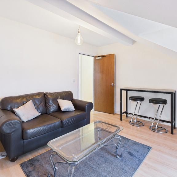 1 bedroom flat to rent - Photo 1