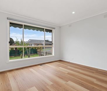 43 Diosma Drive, Glen Waverley, Vic 3150 - Photo 6