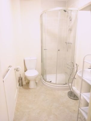 Room in a Shared House, Liverpool Street, M6 - Photo 1