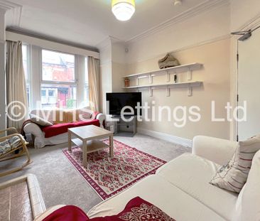 4 Bedroom Mid Terraced House for rent in Burchett Grove - Photo 3