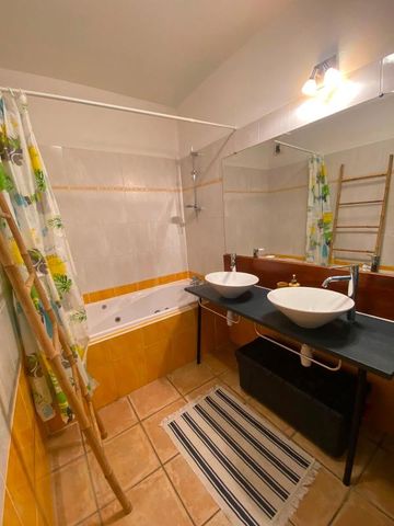 Location Appartement 3 pièces Meublé 68m² ST PIERRE 97410 - Photo 2