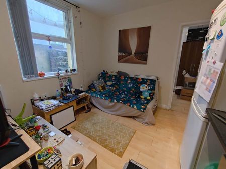 1 bedroom flat to rent - Photo 5