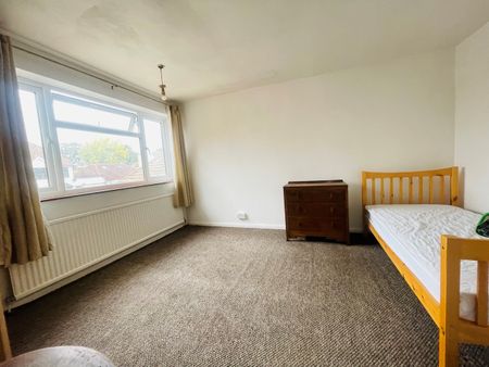 Room in a Shared House, Arundel Road, LU4 - Photo 3