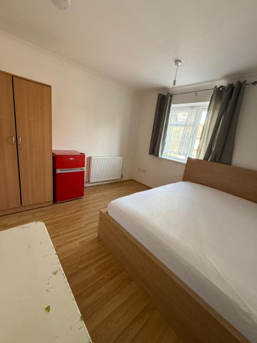 Room in a Shared House, Windmill Lane, E15 - Photo 2