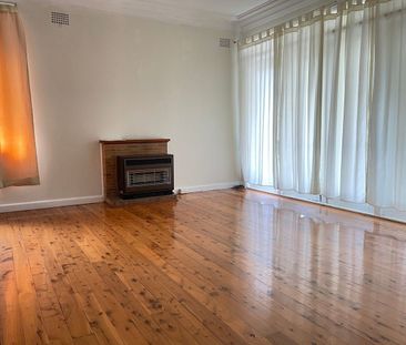 Classic three bedroom free standing home - Photo 1