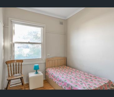 Neat Family Home! - Photo 6