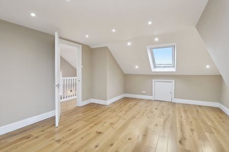 Holstein Avenue, Weybridge, Surrey, KT13 - Photo 4