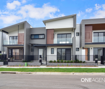 MODERN FOUR-BEDROOM FAMILY HOME IN SHELL COVE - Photo 6