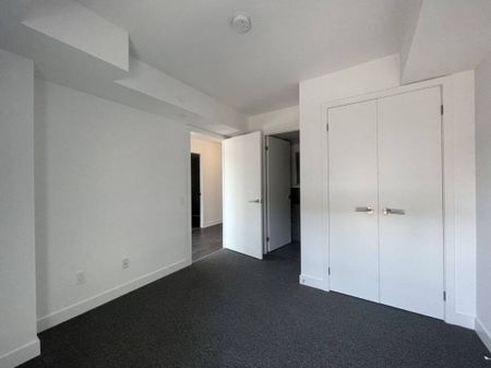 YORKDALE II CONDO: Ranee Ave & Varna Dr. (120 Varna Dr.) AD#100504 - Photo 2