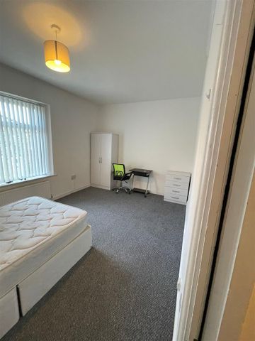 1 bed house share to rent in Colbran Street, Burnley, BB10 - Photo 4