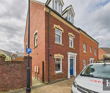 4 bedroom semi-detached house to rent - Photo 1